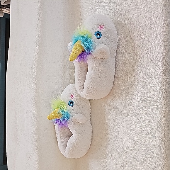 CAT & JACK | Unicorn Slippers, Faux Fur, Colorful - Picture 6 of 9